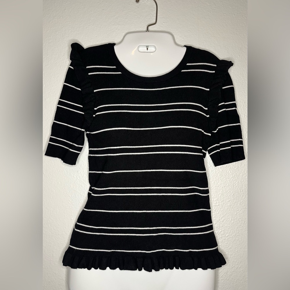 🖤 Laundry by Shelli Segal Ruffle Sleeve Striped Knit Top – Size M 🖤